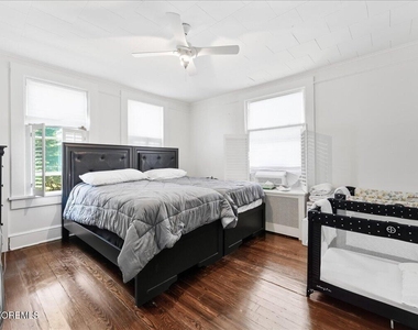 496 W Park Avenue - Photo Thumbnail 16