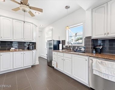 496 W Park Avenue - Photo Thumbnail 4