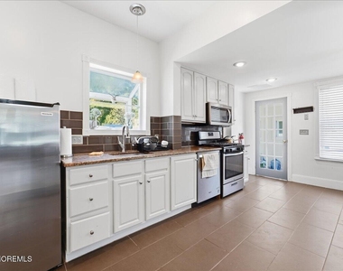 496 W Park Avenue - Photo Thumbnail 6