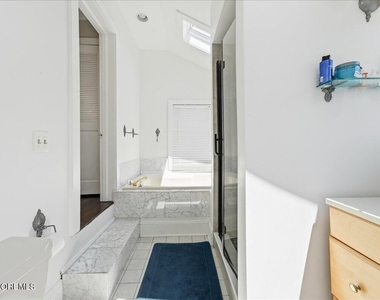 496 W Park Avenue - Photo Thumbnail 20