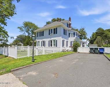 496 W Park Avenue - Photo Thumbnail 32