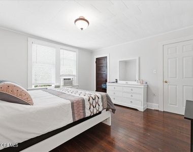 496 W Park Avenue - Photo Thumbnail 22