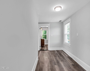 209 Atkins Avenue - Photo Thumbnail 10