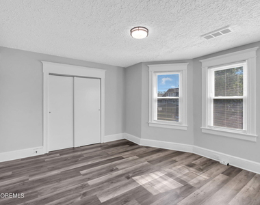 209 Atkins Avenue - Photo Thumbnail 20