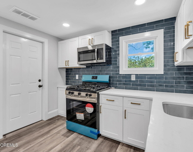 209 Atkins Avenue - Photo Thumbnail 2