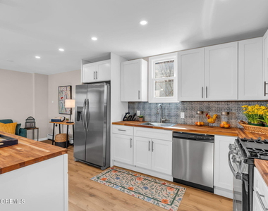 282 Carr Avenue - Photo Thumbnail 7