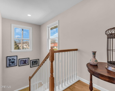282 Carr Avenue - Photo Thumbnail 10