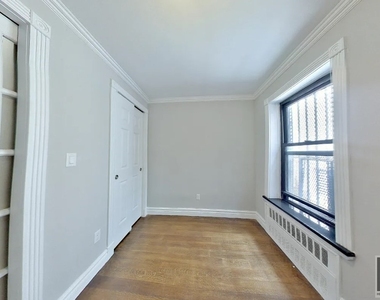 West 53rd Street - Photo Thumbnail 2