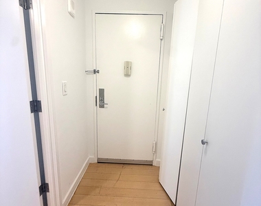 East 39th Street - Photo Thumbnail 9