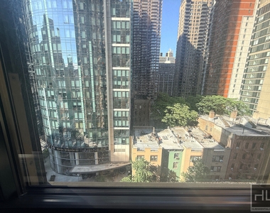 East 39th Street - Photo Thumbnail 4