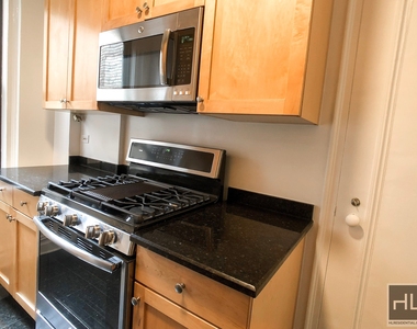 East 80th Street - Photo Thumbnail 3