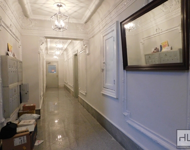 17 Street - Photo Thumbnail 4