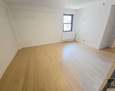East 39th Street - Photo Thumbnail 10