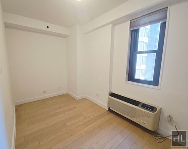 East 39th Street - Photo Thumbnail 13