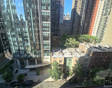 East 39th Street - Photo Thumbnail 4