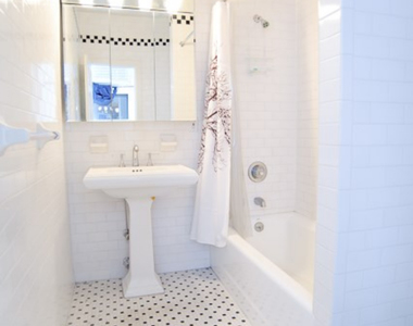 East 31 Street - Photo Thumbnail 8