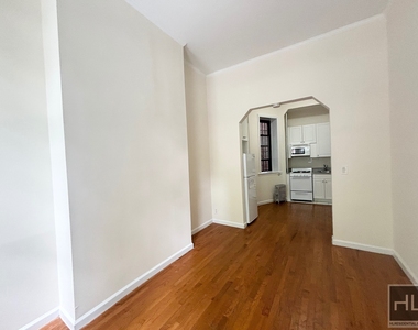 East 38 Street - Photo Thumbnail 1