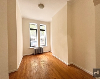 East 38 Street - Photo Thumbnail 3