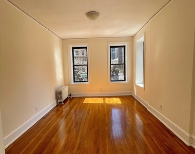 East 38th Street - Photo Thumbnail 5