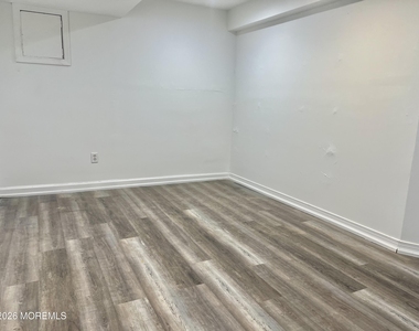 12 White Drive - Photo Thumbnail 15