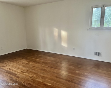 12 White Drive - Photo Thumbnail 10