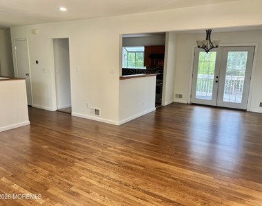 12 White Drive - Photo Thumbnail 6