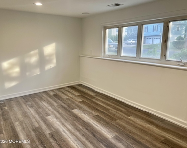 12 White Drive - Photo Thumbnail 17