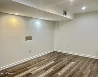 12 White Drive - Photo Thumbnail 16