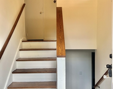 12 White Drive - Photo Thumbnail 2