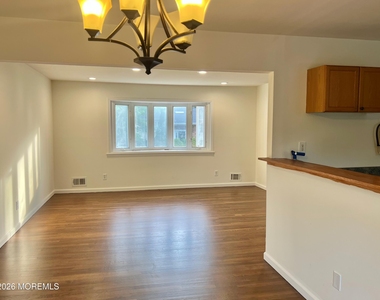 12 White Drive - Photo Thumbnail 3