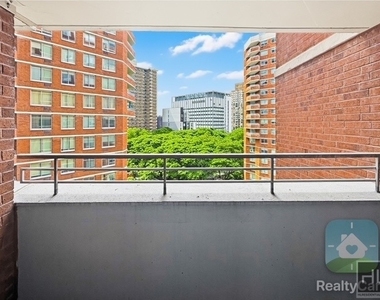 2nd Avenue - Photo Thumbnail 6