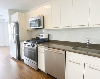 East 63 Street - Photo Thumbnail 4