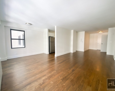 East 63 Street - Photo Thumbnail 1