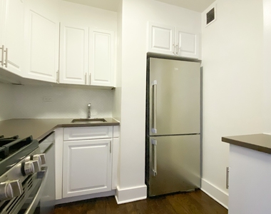 East 63 Street - Photo Thumbnail 2