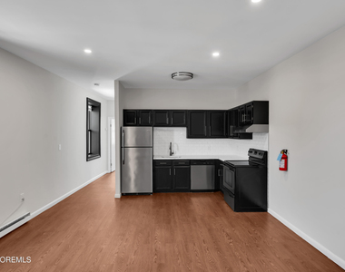 31 W Front Street - Photo Thumbnail 3