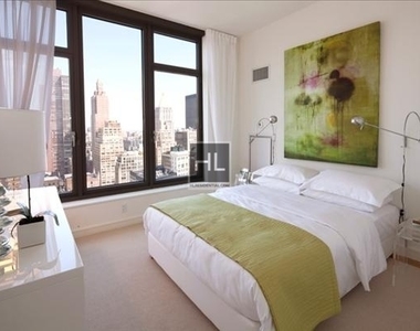 West 29th Street - Photo Thumbnail 5