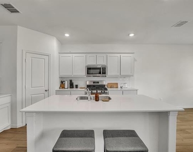 3221 Sioux Trail - Photo Thumbnail 16