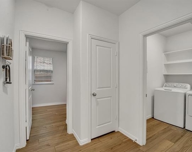 3221 Sioux Trail - Photo Thumbnail 6