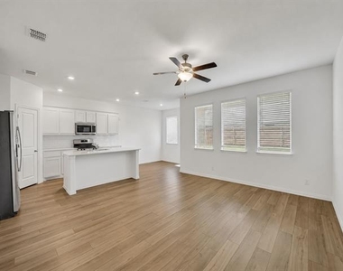 3221 Sioux Trail - Photo Thumbnail 14