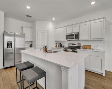 3221 Sioux Trail - Photo Thumbnail 18
