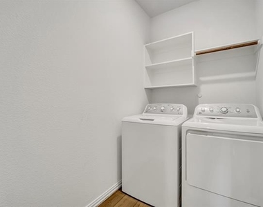 3221 Sioux Trail - Photo Thumbnail 7