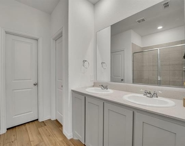 3221 Sioux Trail - Photo Thumbnail 12