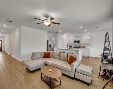 3221 Sioux Trail - Photo Thumbnail 15