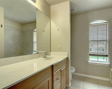 12816 Seaside Drive - Photo Thumbnail 8