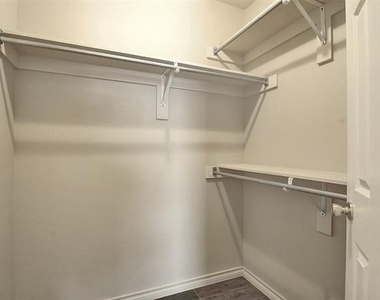 12816 Seaside Drive - Photo Thumbnail 11