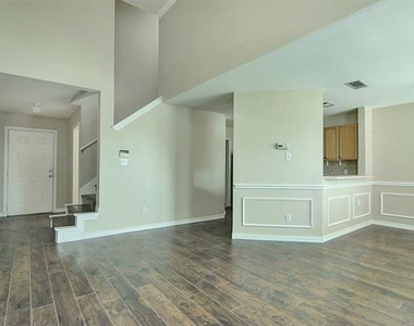 12816 Seaside Drive - Photo Thumbnail 2