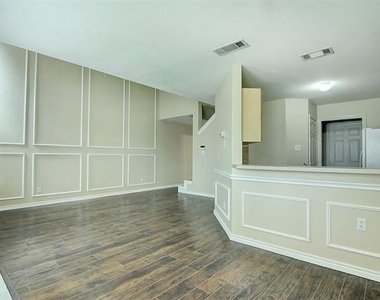 12816 Seaside Drive - Photo Thumbnail 3