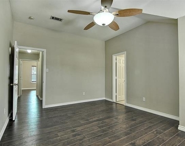12816 Seaside Drive - Photo Thumbnail 7