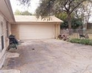 1413 Alford Drive - Photo Thumbnail 2