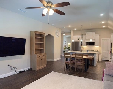 1113 Pheasant Crossing - Photo Thumbnail 7